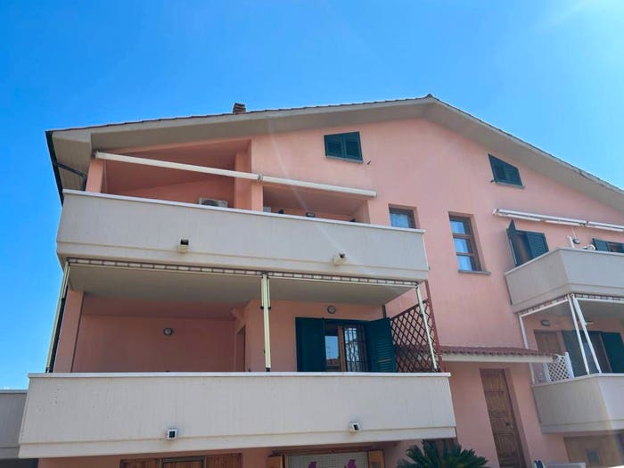 Appartamento con 6 locali in vendita in Via Benozzo Gozzoli, Cecina Centro, Cecina