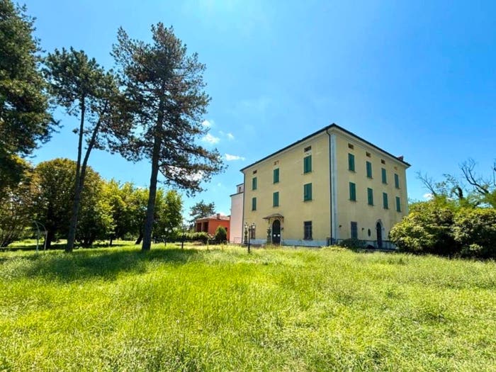 Casa con 6 locali in vendita in Via Persicetana, Calderara di Reno