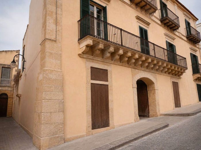 Appartamento con 6 locali in vendita in Via Antonio Sofia, Centro, Noto