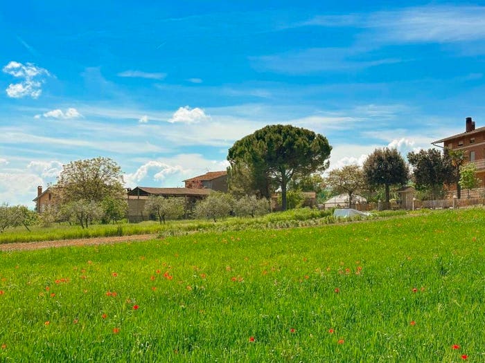 Casa con 6 locali in vendita in Via Santa Lucia, Bettona