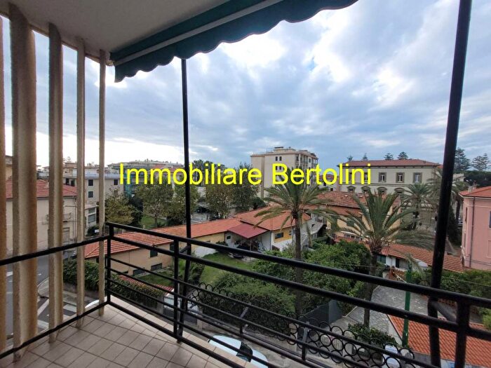 Appartamento quadrilocale in vendita in Via Matteotti, Centro, Bordighera