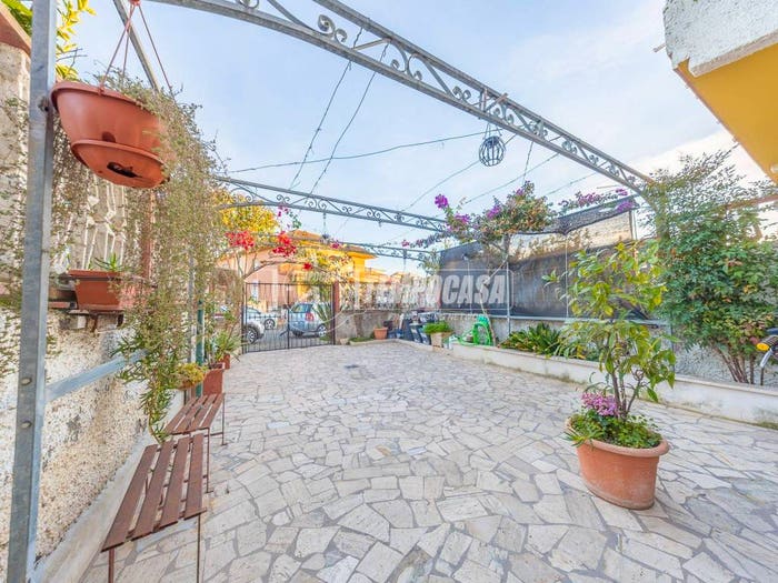 Casa con 6 locali in vendita in Via Anzio, Centro, Ladispoli
