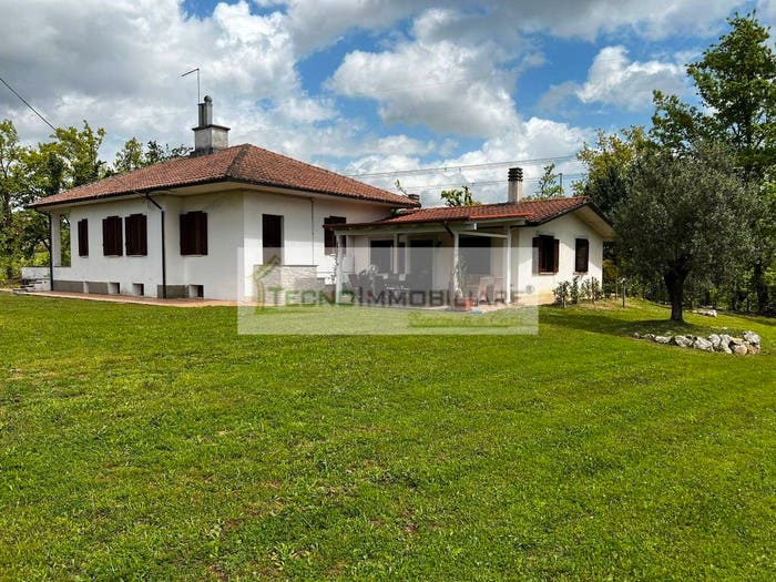 Casa in vendita in Via Capocroce, Pico