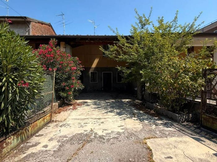 Casa quadrilocale in vendita in Via Zaccaria, Centro, Leno