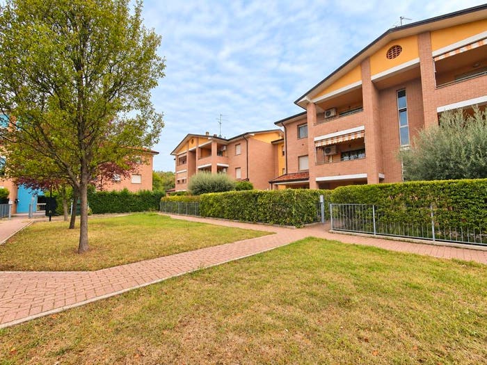 Appartamento trilocale in vendita in Via degli Alpini, Veggia Villalunga, Casalgrande