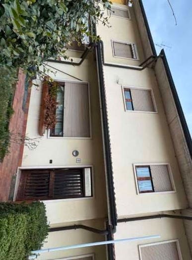 Appartamento con 6 locali in vendita in Via G Verdi, Centro, Castelgomberto