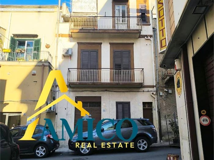 Casa con 6 locali in vendita in Via Lo Re, Centro, Bagheria