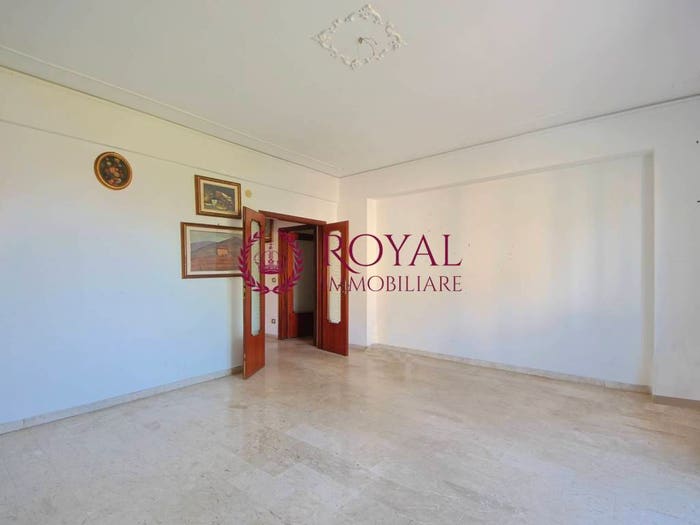 Appartamento con 5 locali in vendita in Via Dei Pensieri, Stadio, Livorno