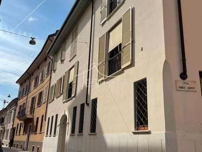 Appartamento trilocale in vendita in Via Fratelli Bandiera, Centro, Mantova