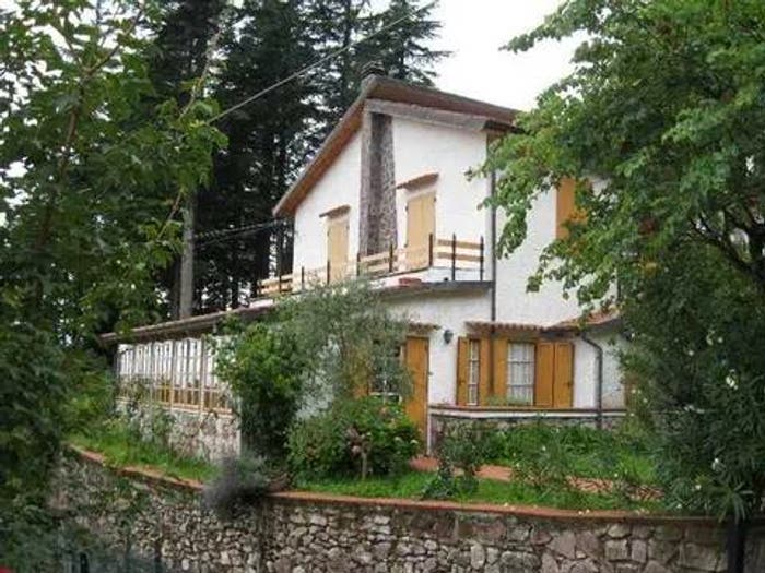 Casa con 6 locali in vendita in Fosdinovo