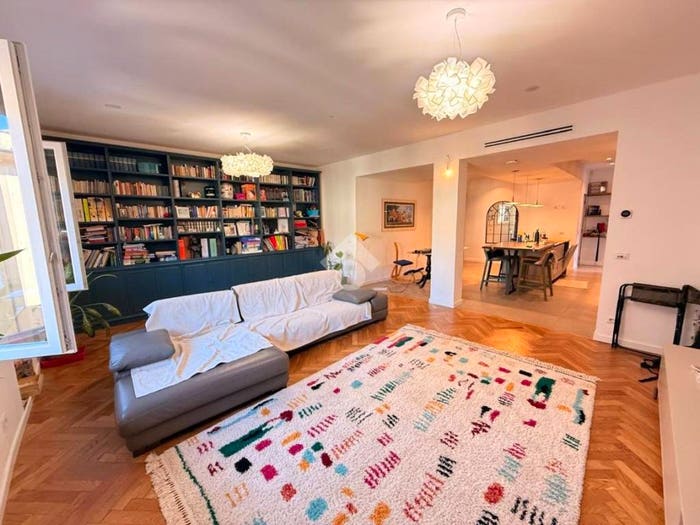 Appartamento con 6 locali in vendita in Via Felice Romani, Manin, Genova