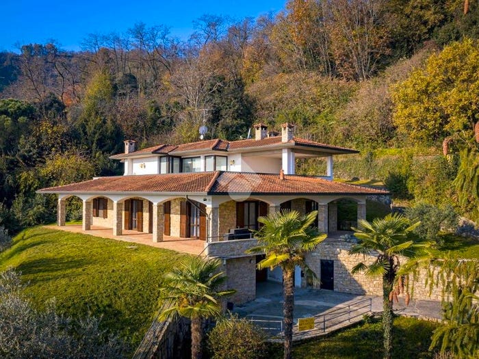 Casa con 6 locali in vendita in Strada Provinciale, Centro, Castelli Calepio