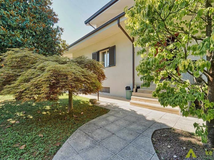 Casa con 5 locali in vendita in Via delle Margherite, Centro, Dresano