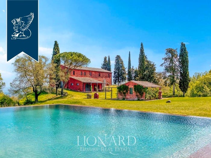 Casa con 6 locali in vendita in Chianciano Terme