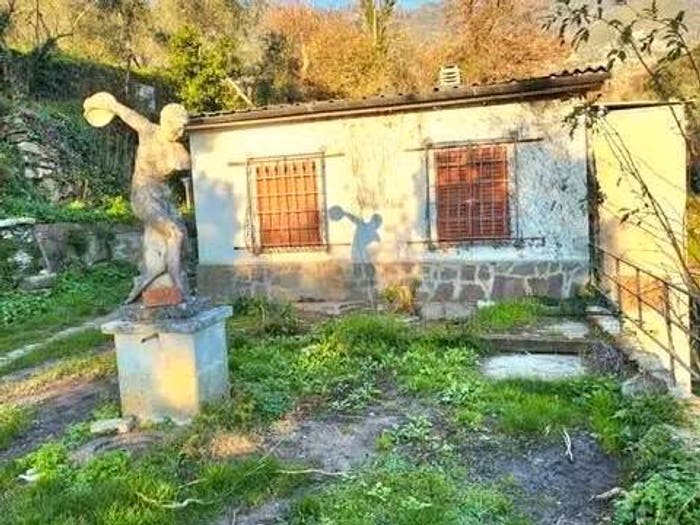 Casa quadrilocale in vendita in Via F Ruschi, Centro, Calci