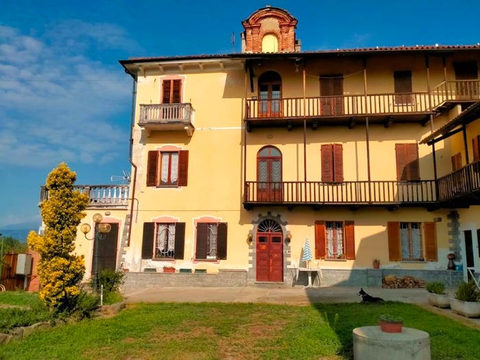 Casa con 6 locali in vendita in Bollengo