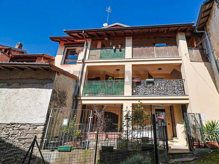 Appartamento quadrilocale in vendita in Vicolo Stretto, Centro, Montegrino Valtravaglia