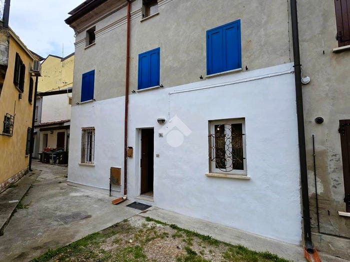 Casa trilocale in vendita in Via Coronella, Borgoforte, Borgo Virgilio
