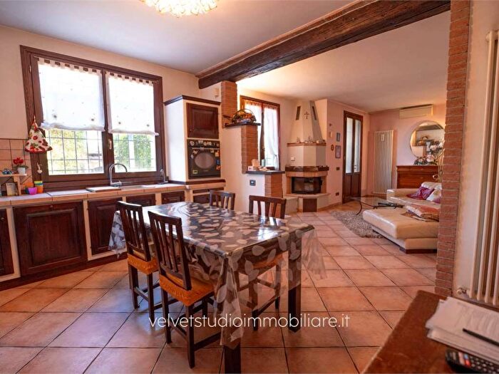 Casa con 6 locali in vendita in VIA DON MONARI, San Pietro, San Prospero