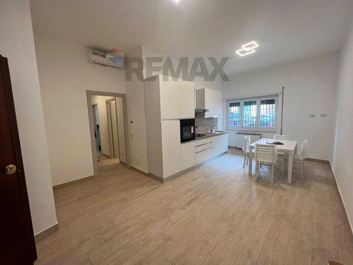 Appartamento trilocale in vendita in Monti Tiburtini, Roma