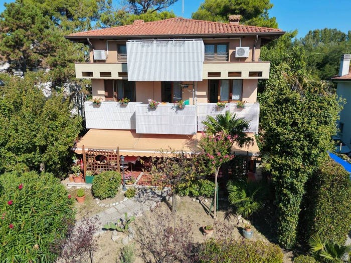 Casa quadrilocale in vendita in Viale Croce del Sud, Grado Pineta, Grado