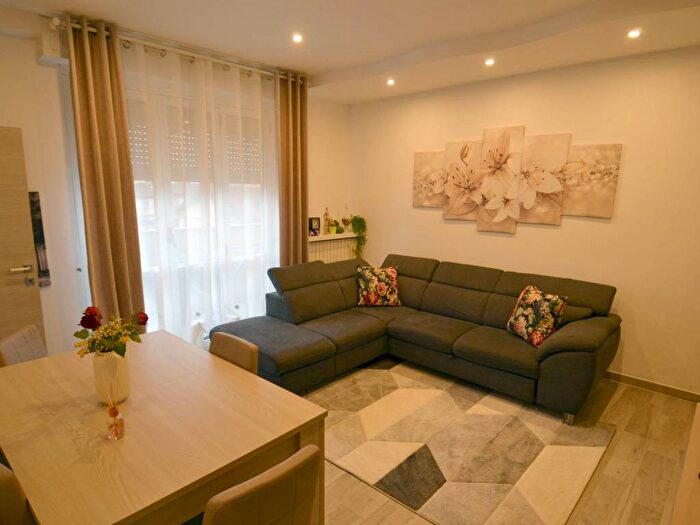 Appartamento trilocale in vendita in Via Felice Cavallotti, Revellino Campo Marte, Lodi