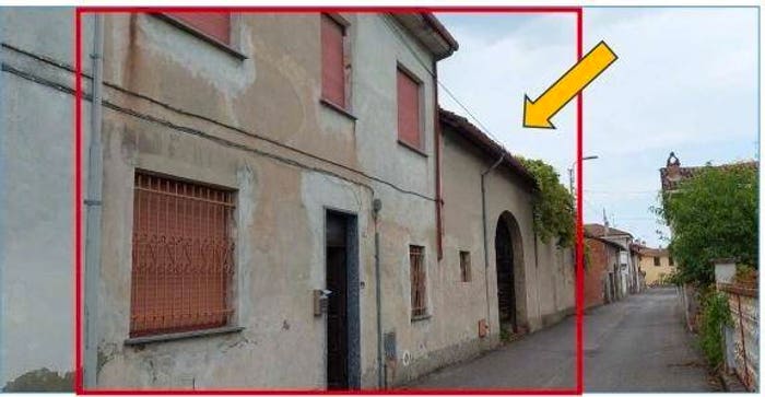 Casa con 5 locali in vendita in Via Nuova, Suardi