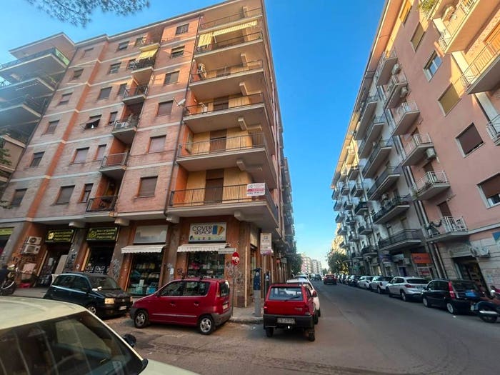 Appartamento quadrilocale in vendita in Via delle Medaglie d'Oro, Centro, Cosenza
