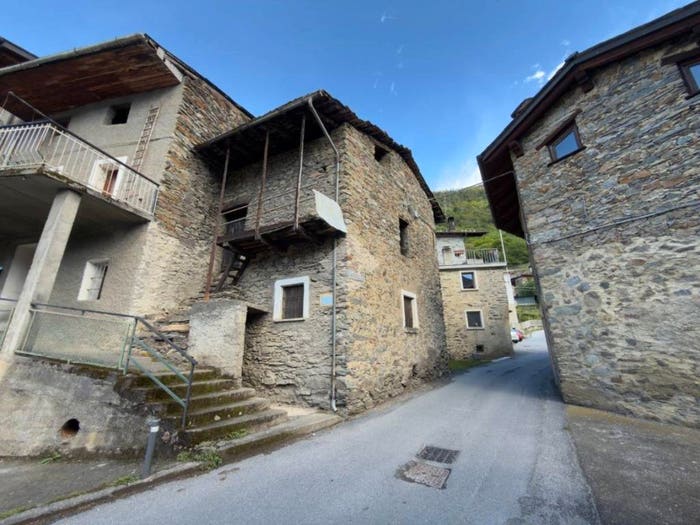 Casa bilocale in vendita in Via Dossello, Tirano
