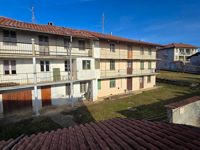 Casa con 6 locali in vendita in Strada Masserano Calaria, Vandorno Piazzo Cossila, Biella