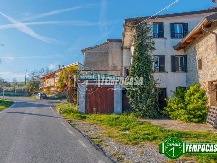 Appartamento quadrilocale in vendita in Strada Provinciale, Vicanino, Lugagnano Val d'Arda