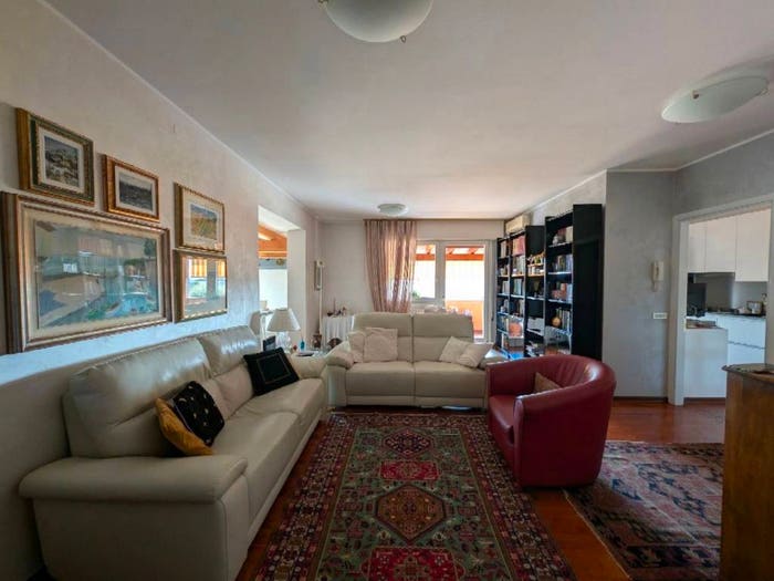 Casa con 6 locali in vendita in Cavarzere via Alessandro Volta, Centro, Cavarzere
