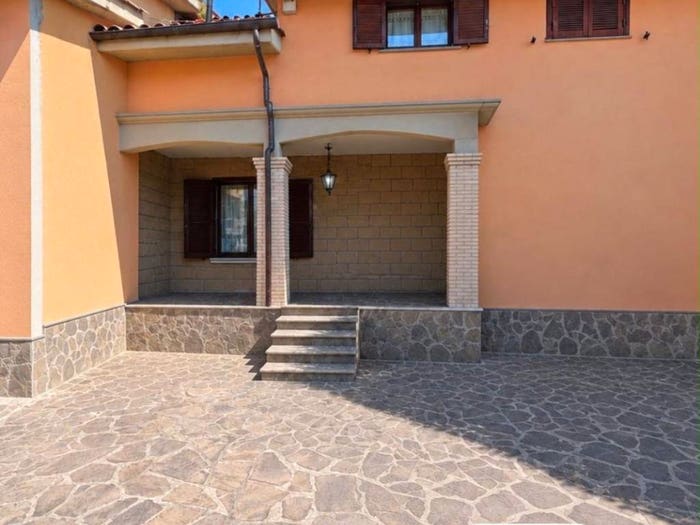 Casa quadrilocale in vendita in Via Redipuglia, Centro, Anguillara Sabazia