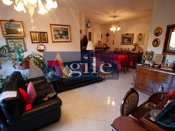 Appartamento con 5 locali in vendita in VIA TREVIRI, Ascoli Piceno