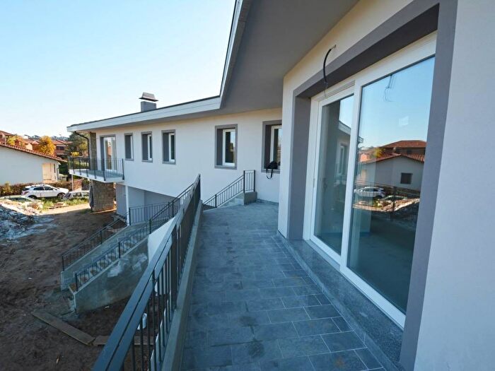 Appartamento quadrilocale in vendita in Via Maggio, Centro, Lomagna