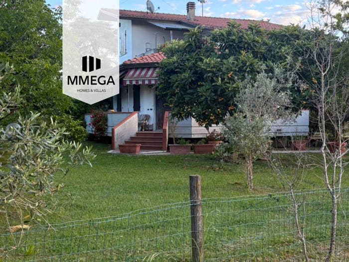 Casa con 6 locali in vendita in Via delle Gorine, Turano, Massa