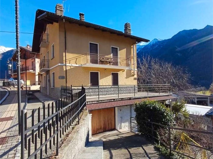 Appartamento con 5 locali in vendita in frazione villa, Villa Nabian, ChallandSaintVictor