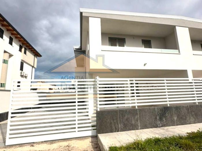 Casa quadrilocale in vendita in Via Bologna, Parete