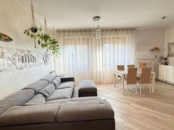 Appartamento trilocale in vendita in Via Valera, Centro, Arese