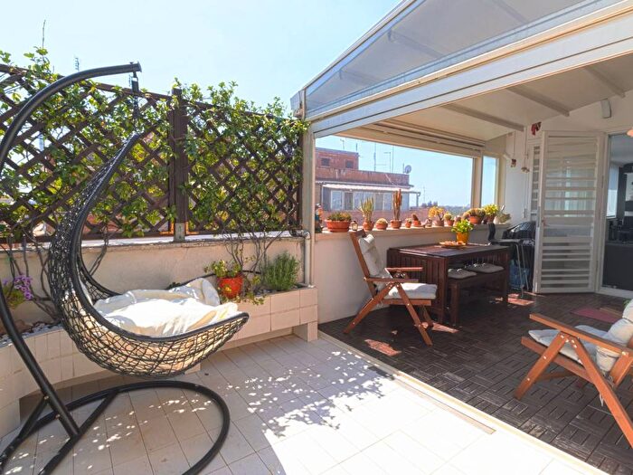 Appartamento quadrilocale in vendita in Via Bartolomeo Capasso, Appio Latino, Roma