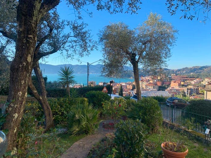 Appartamento con 6 locali in vendita in Località Carbognano Traversa, Pugliola Solaro, Lerici