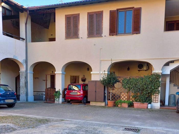 Appartamento trilocale in vendita in Via Roma, Verderio Inferiore, Verderio