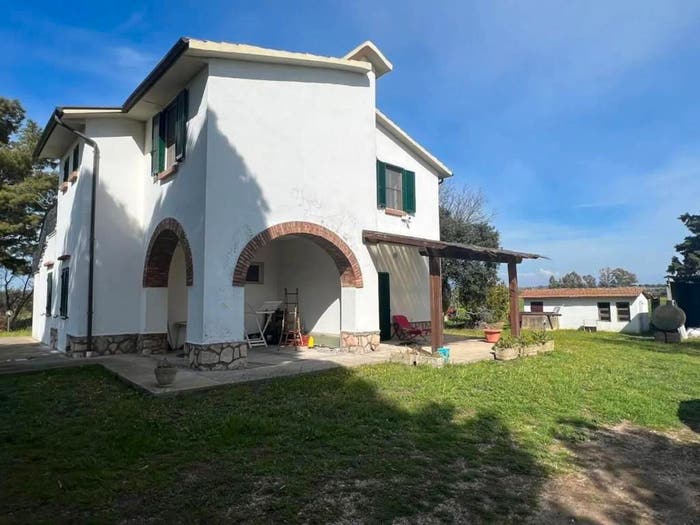Casa con 6 locali in vendita in Strada Ponte Tre Occhi, Capalbio