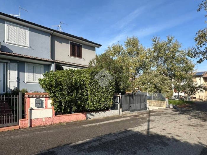 Casa trilocale in vendita in Via Indipendenza, Chieve