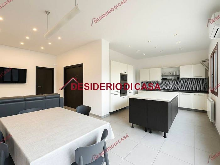 Casa con 5 locali in vendita in Via Pablo Neruda, Torretta