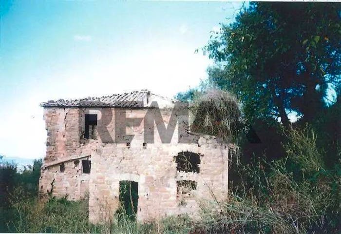 Casa quadrilocale in vendita in Pieve San Nicolò San Martino, Assisi