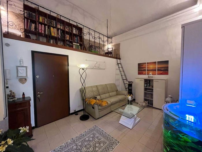 Appartamento quadrilocale in vendita in Via Sant'Ambrogio di Voltri, Voltri, Genova