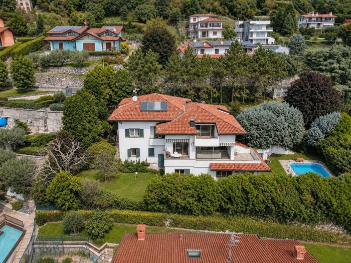 Casa con 6 locali in vendita in Via Cerscera, Civate