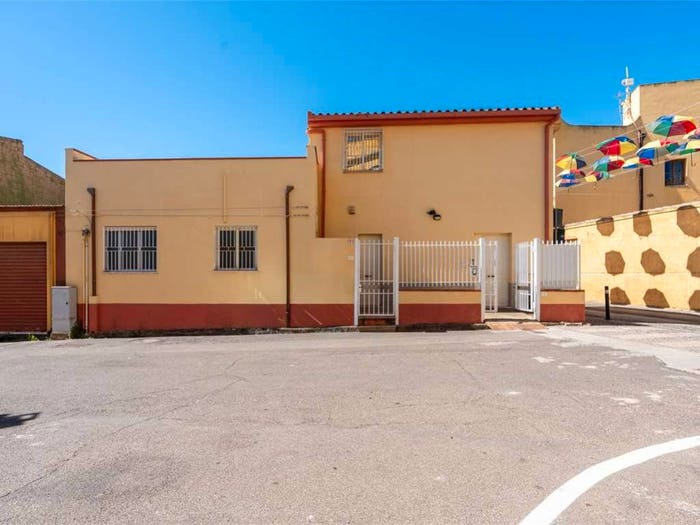Appartamento trilocale in vendita in Via XXV Luglio, Centro, Capoterra