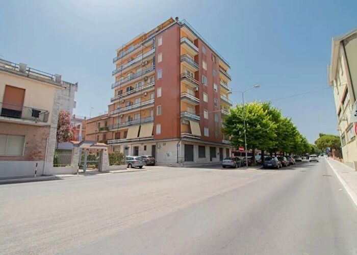 Appartamento trilocale in vendita in Via Giuseppe Verdi, Lucera